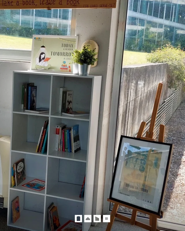 📚♻️ 22.ª Semana da Leitura – Take a book, leave a book (Este livro serve-te?) 

Até ao final do ano letivo, os nossos alunos têm a oportunidade de partilhar e trocar livros entre si! 

No espaço “Take a book, leave a book”, disponível na entrada do colégio, todos são convidados a levar para casa um livro que desperte o interesse — e, sempre que possível, deixar outro na estante, para que mais leitores possam descobrir novas histórias. 

✨ Uma iniciativa que promove a leitura, a partilha e a sustentabilidade, envolvendo toda a comunidade educativa. 

#ColégiosRibadouro #ColégioDoAve #SemanaDaLeitura #TakeABook #LeaveABook